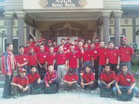 Foto bersama operator